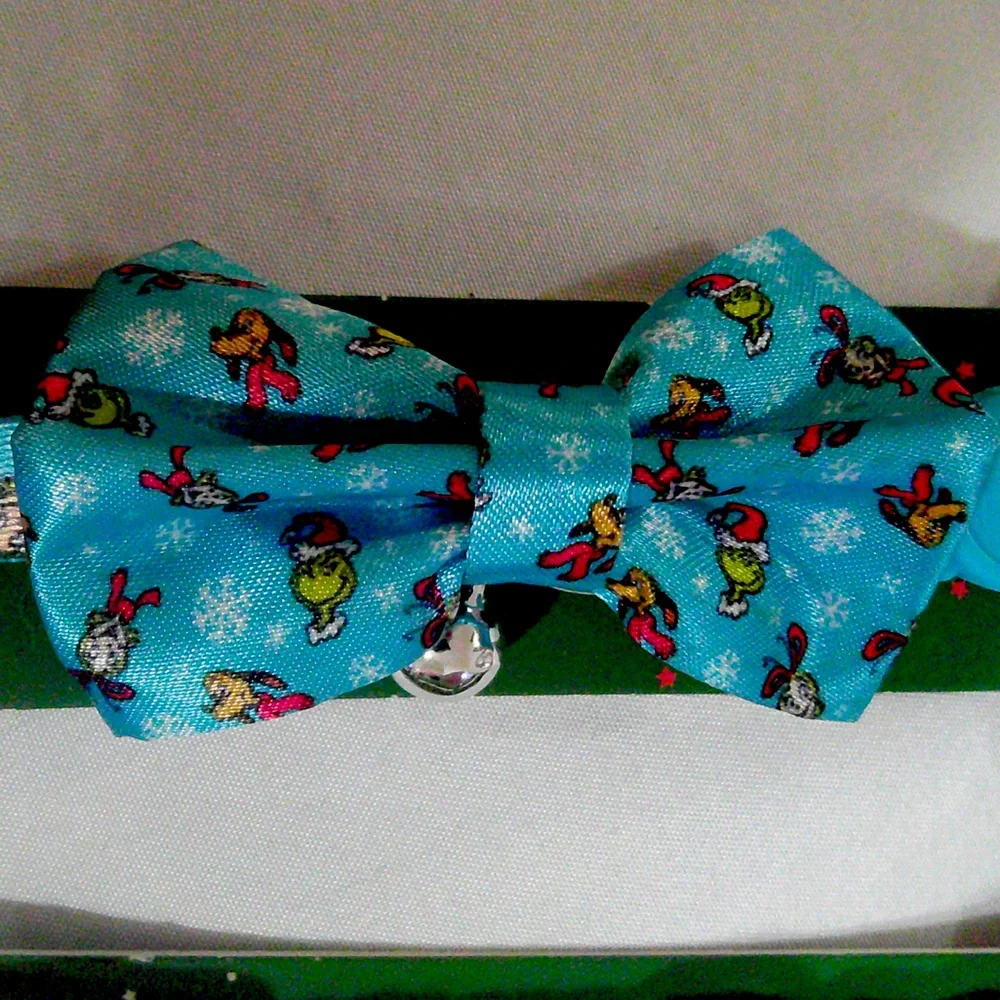 2 Dr Seuss The Grinch Cat Collars Large